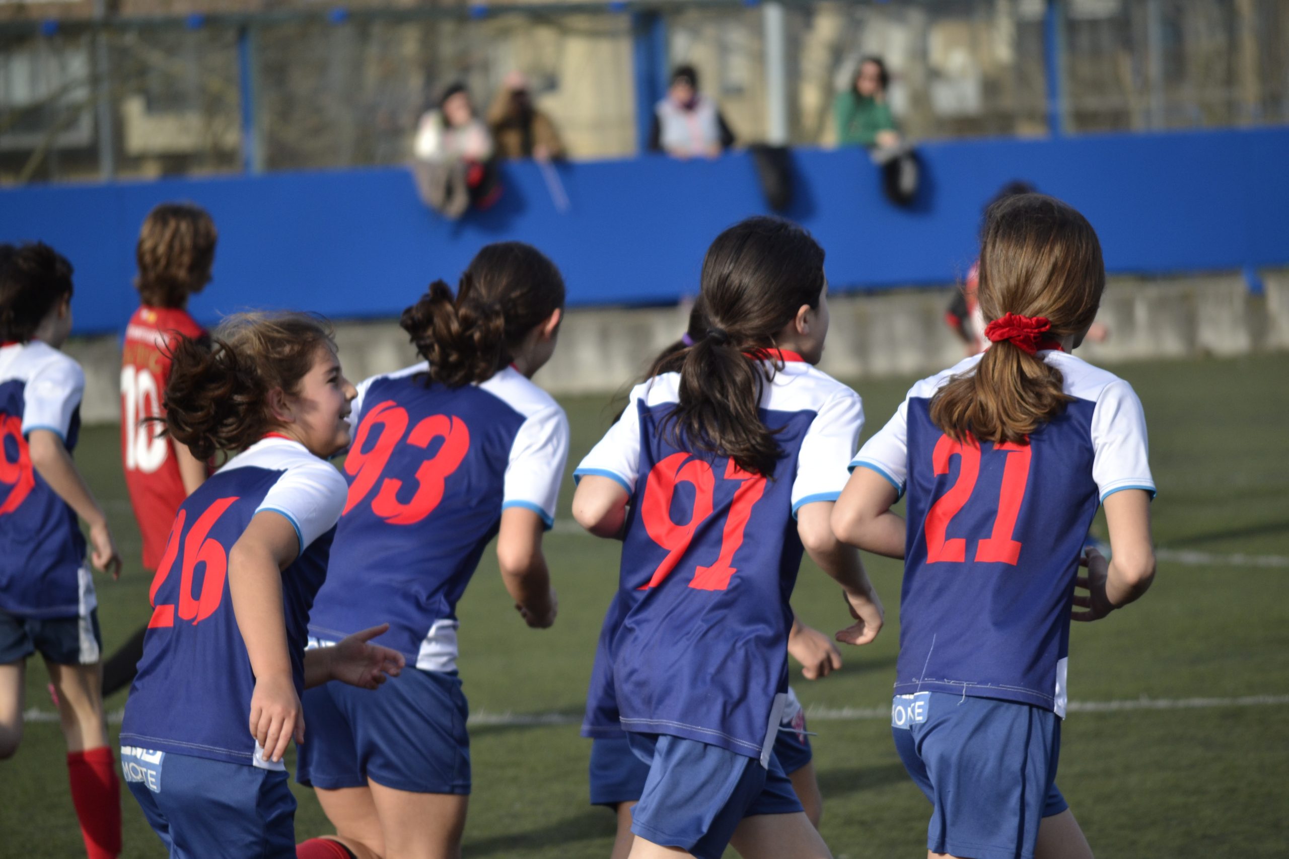 Desafíos y Logros del Fútbol Femenino