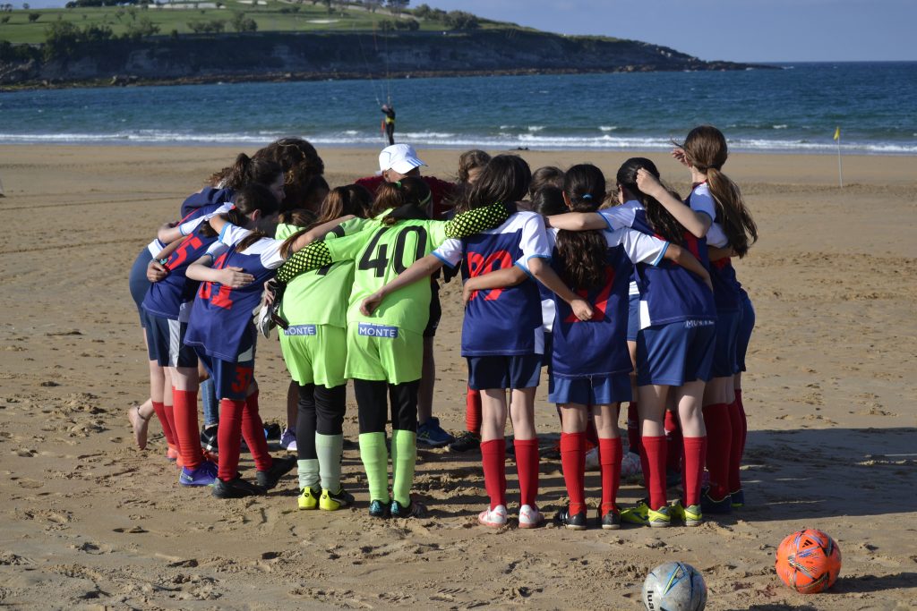Fomentar Futbol en Niñas: Equipo Fútbol Playa